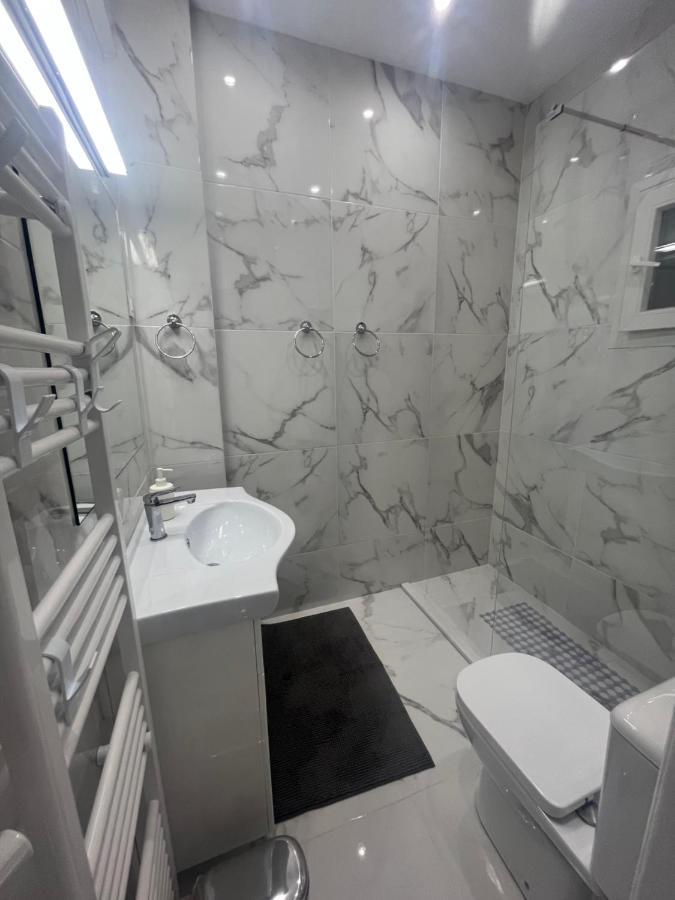 White Apartment Афины Экстерьер фото