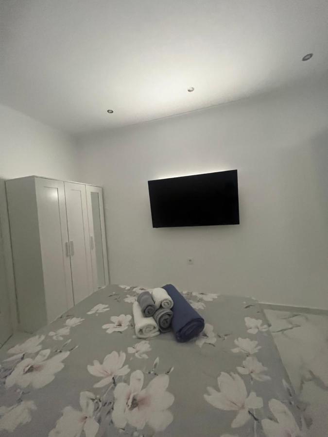 White Apartment Афины Экстерьер фото