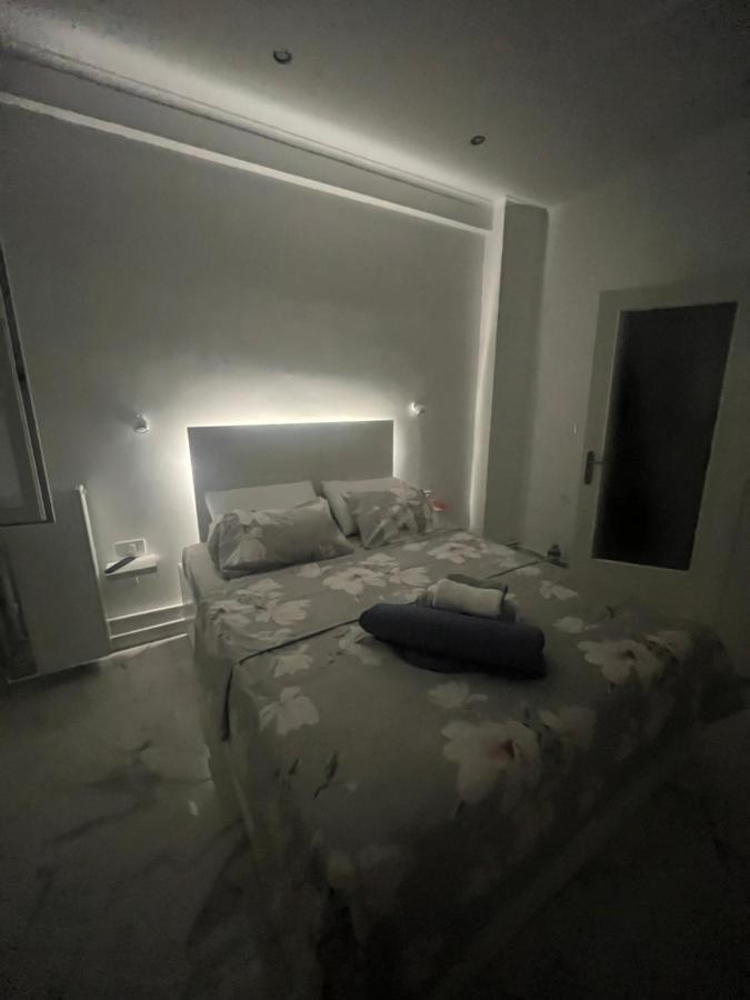 White Apartment Афины Экстерьер фото
