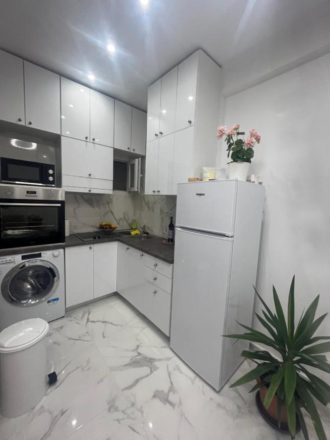 White Apartment Афины Экстерьер фото