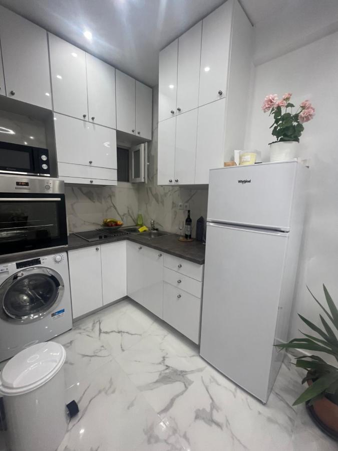 White Apartment Афины Экстерьер фото
