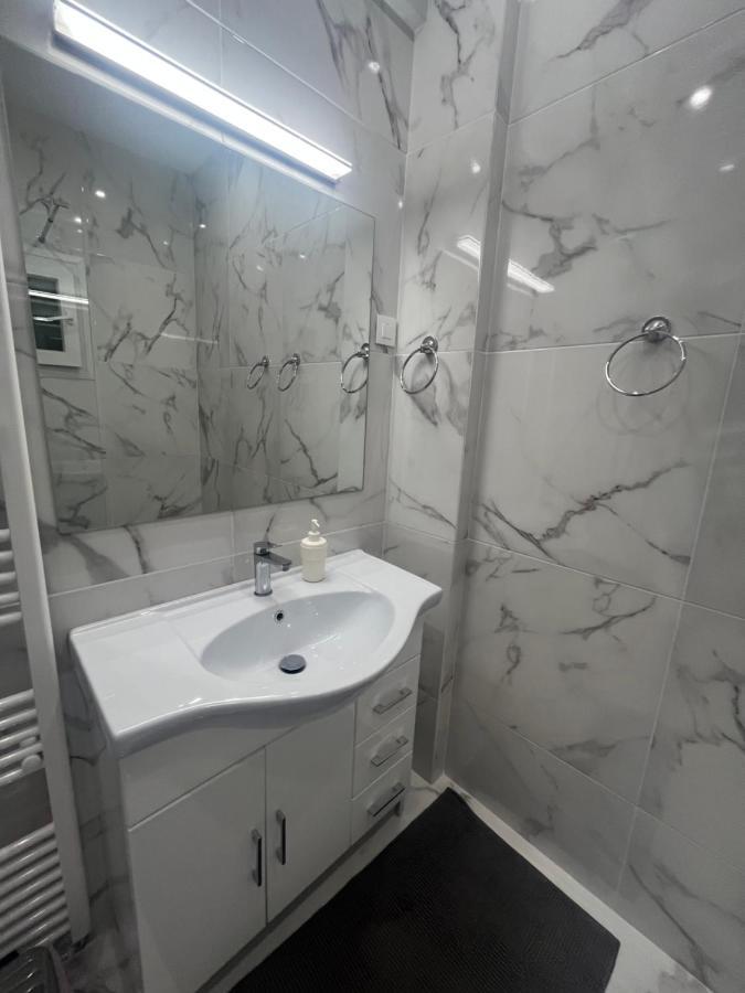 White Apartment Афины Экстерьер фото