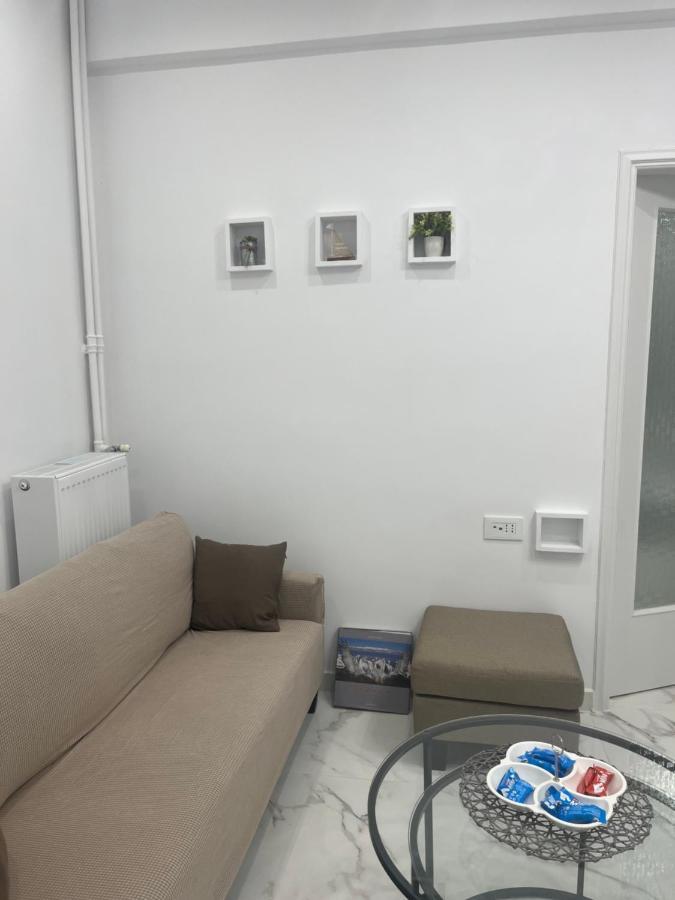 White Apartment Афины Экстерьер фото
